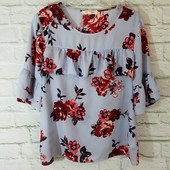 living doll Tops - 🔴 3/$15 Bell Sleeve Top W/ Ruffle Detail